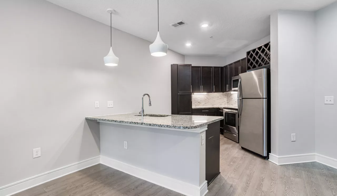 Cue - Jacksonville, FL - Kitchen
