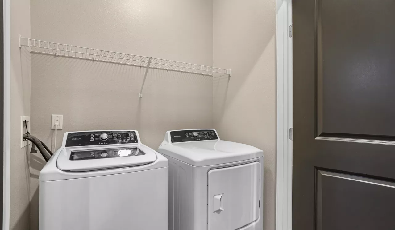 Cue - Jacksonville, FL - In-unit Washer and Dryer