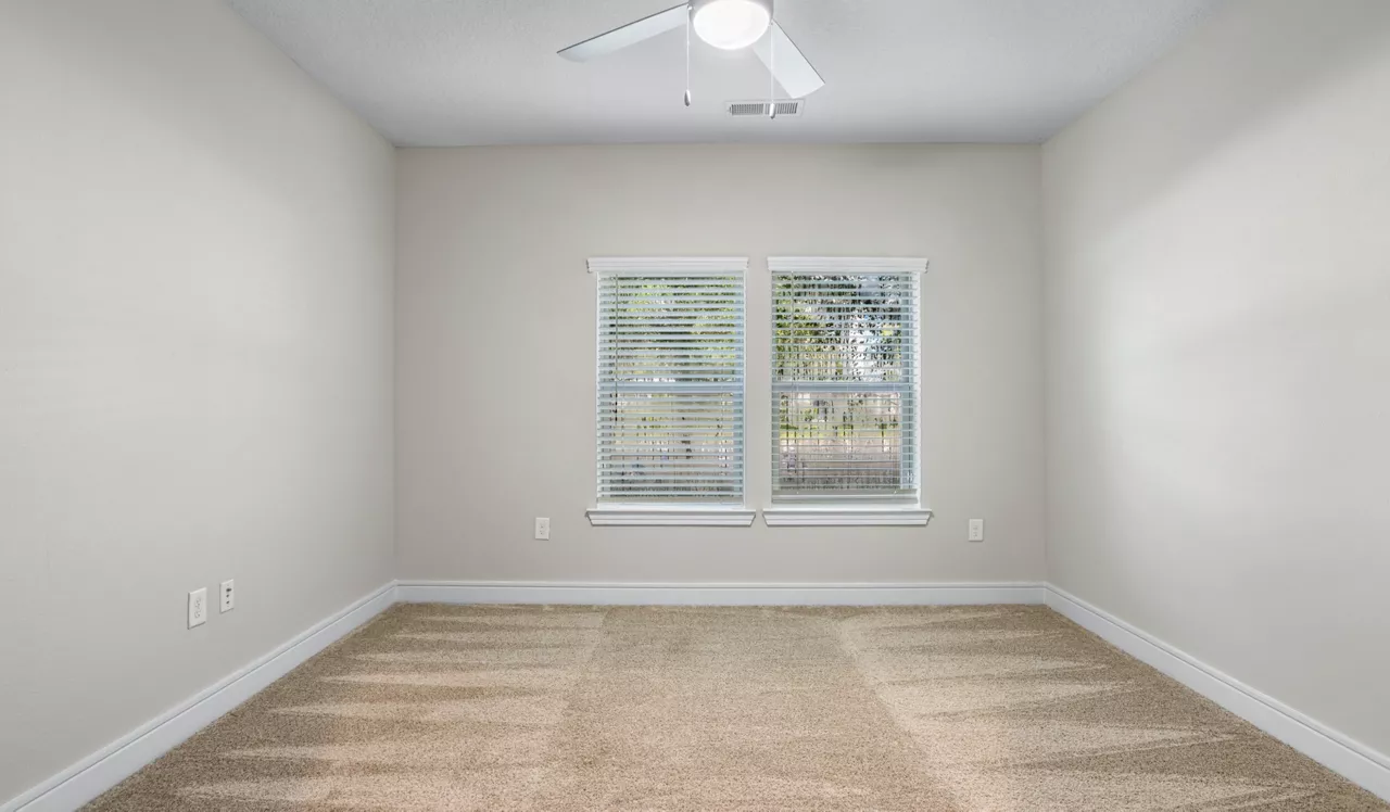 Cue - Jacksonville, FL - Bedroom