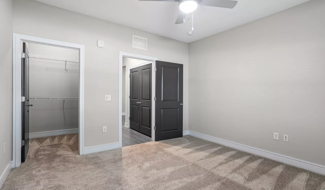 Cue - Jacksonville, FL - Bedroom