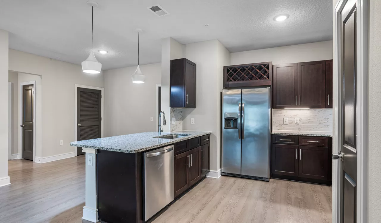 Cue - Jacksonville, FL - Kitchen