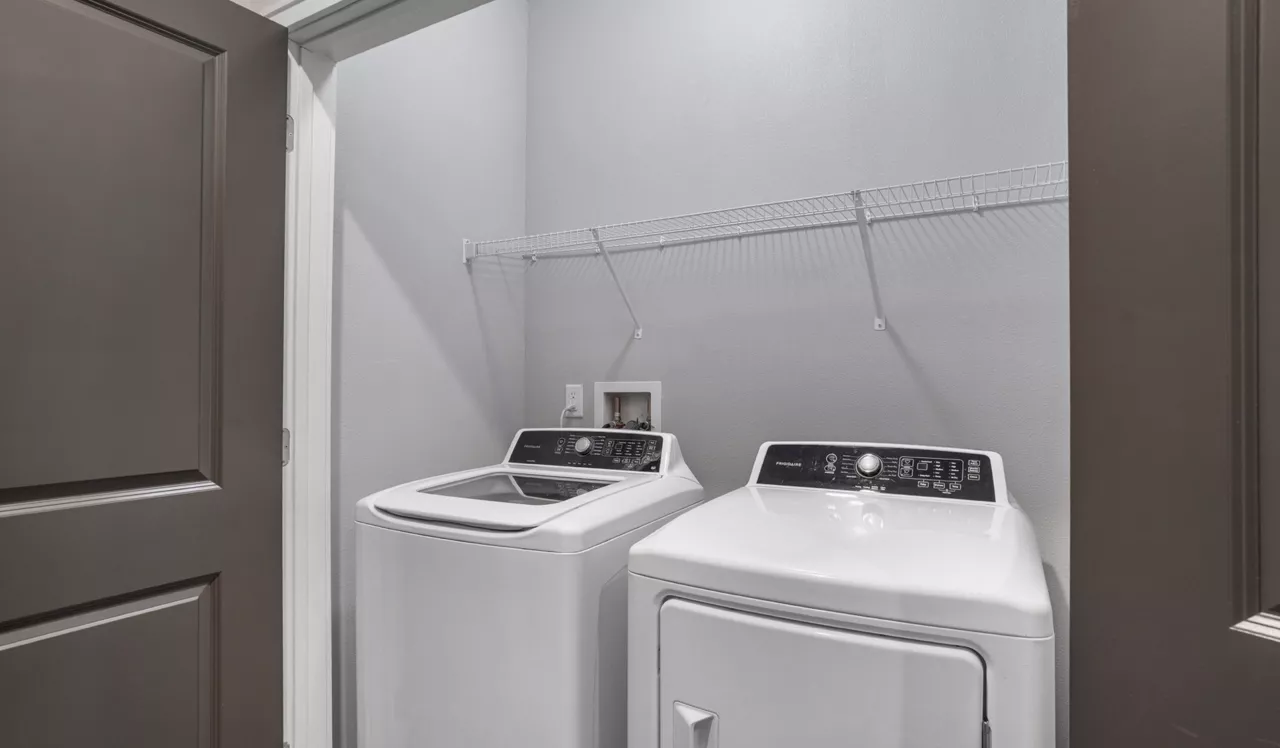 Cue - Jacksonville, FL - In-unit Washer and Dryer