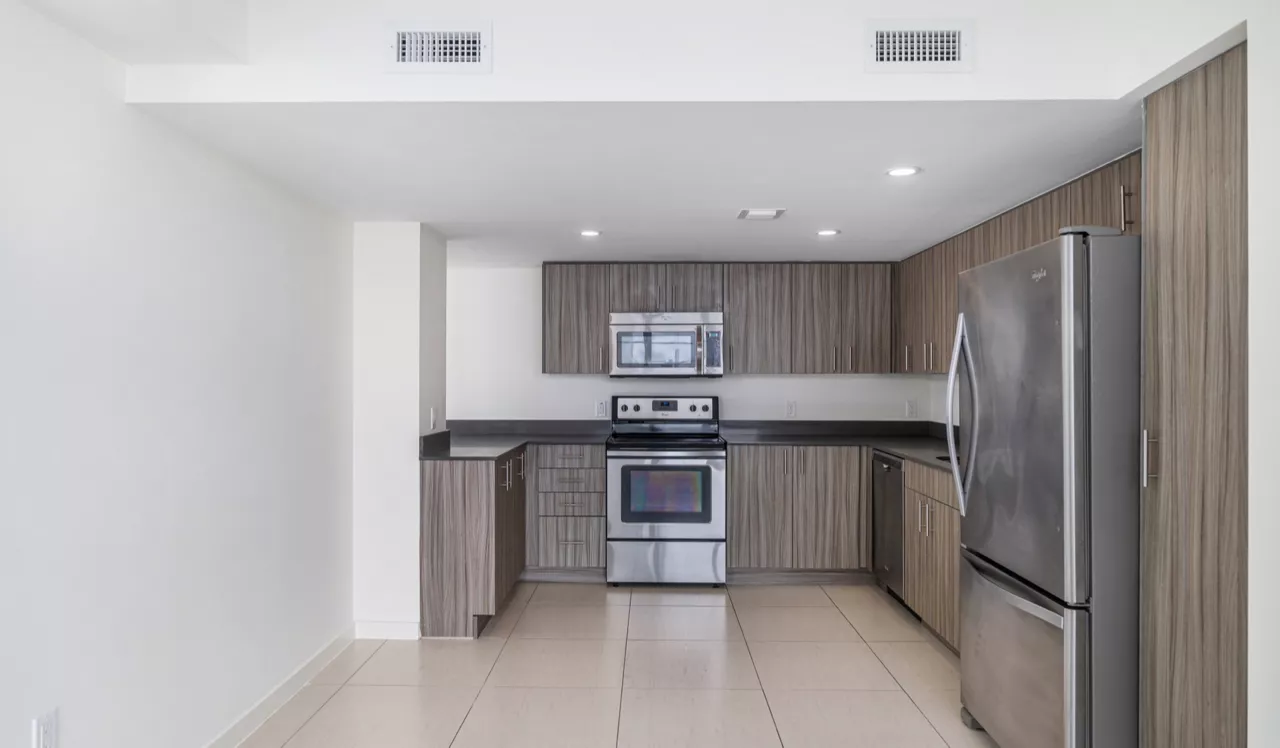 Southgate Towers - Miami, FL - Kitchen
