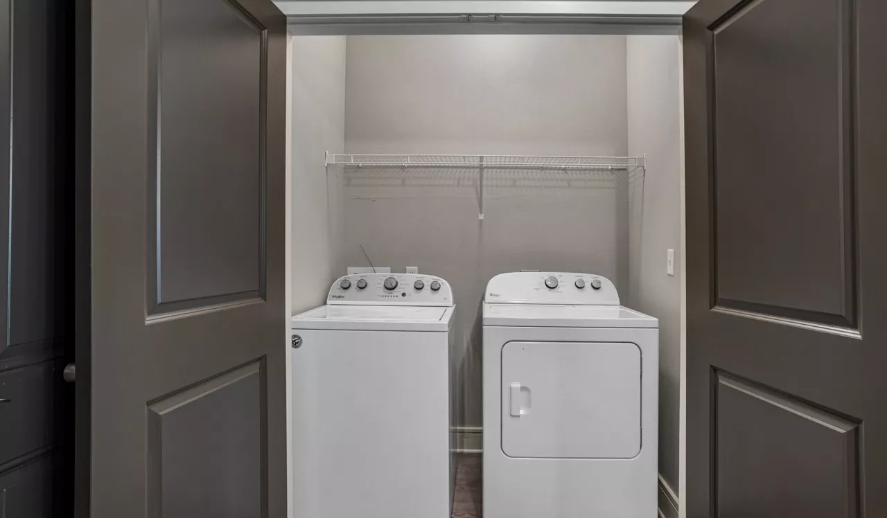 Vera - Jacksonville, FL - In-unit Washer and Dryer
