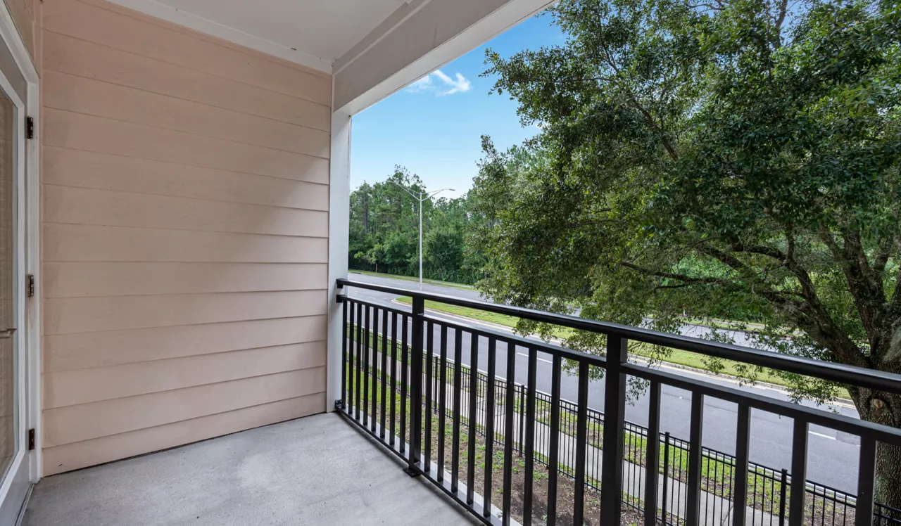 Vera - Jacksonville, FL - Balcony