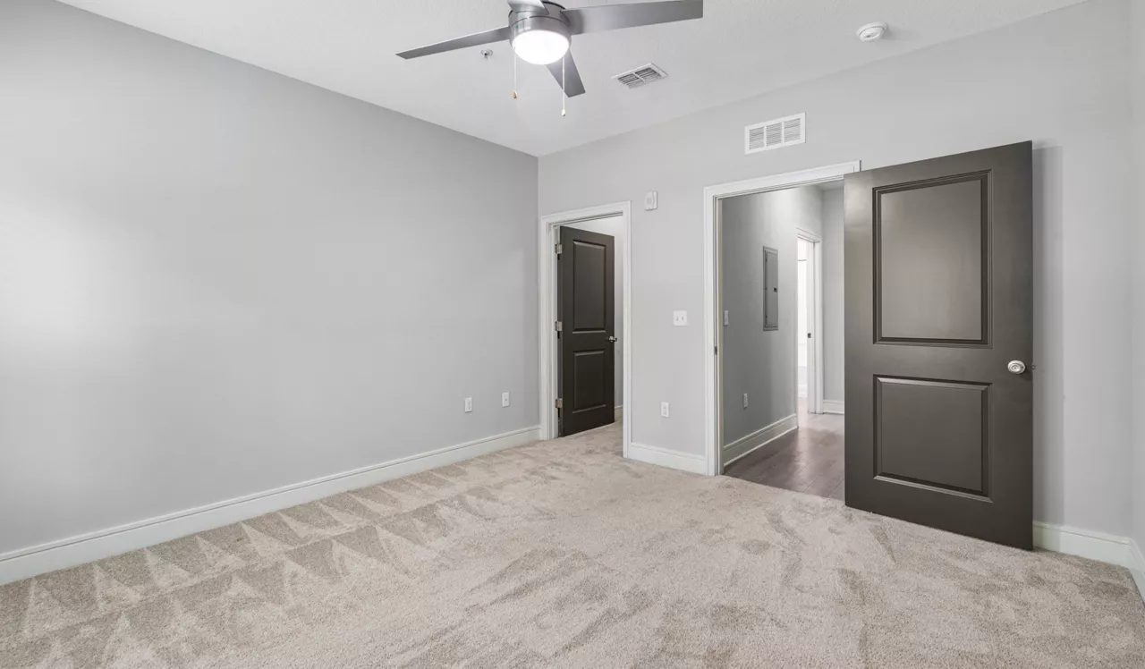 Vera - Jacksonville, FL - Bedroom