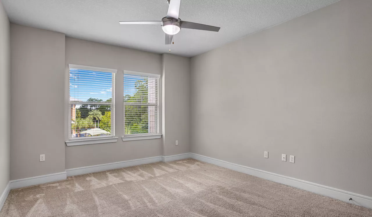 Vera - Jacksonville, FL - Bedroom