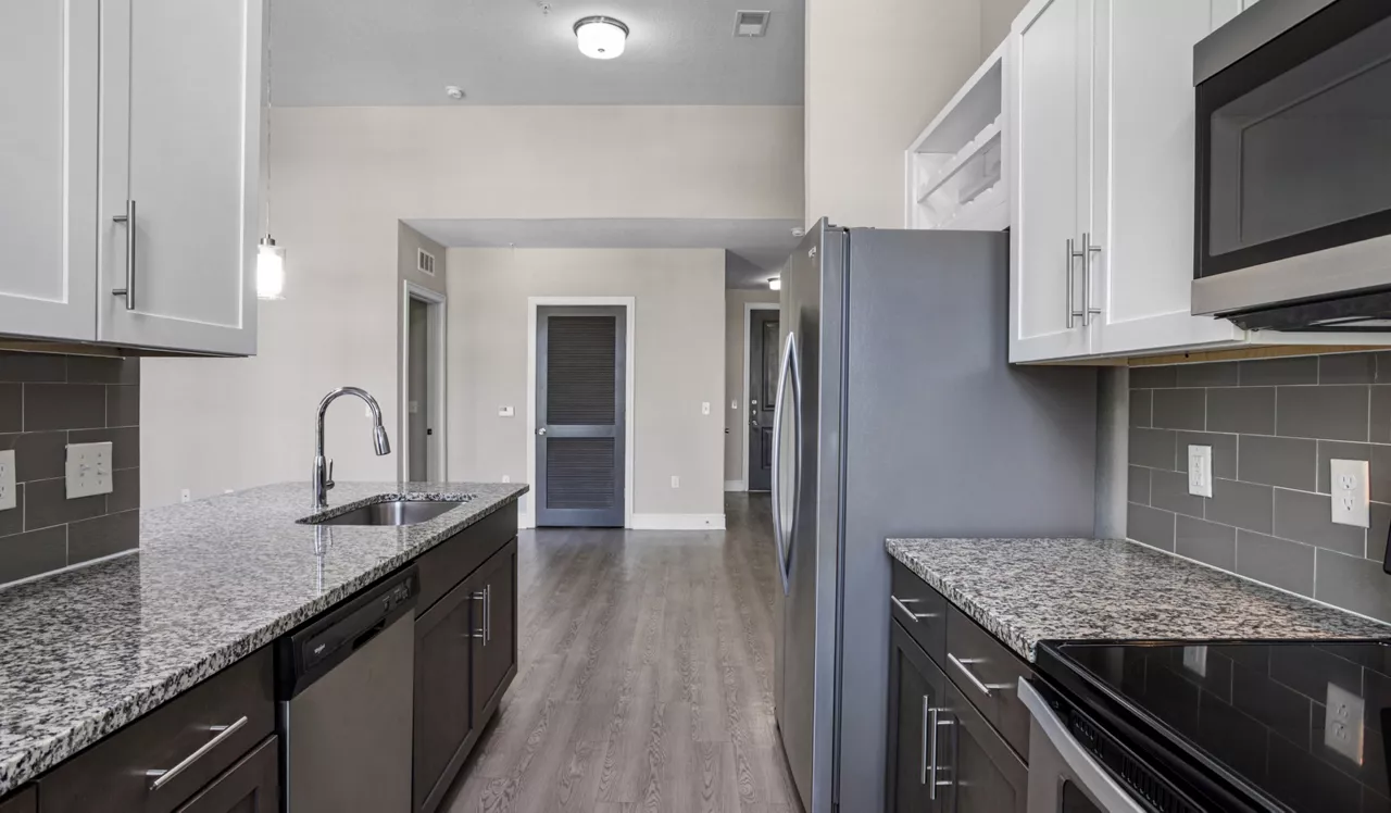 Vera - Jacksonville, FL - Kitchen