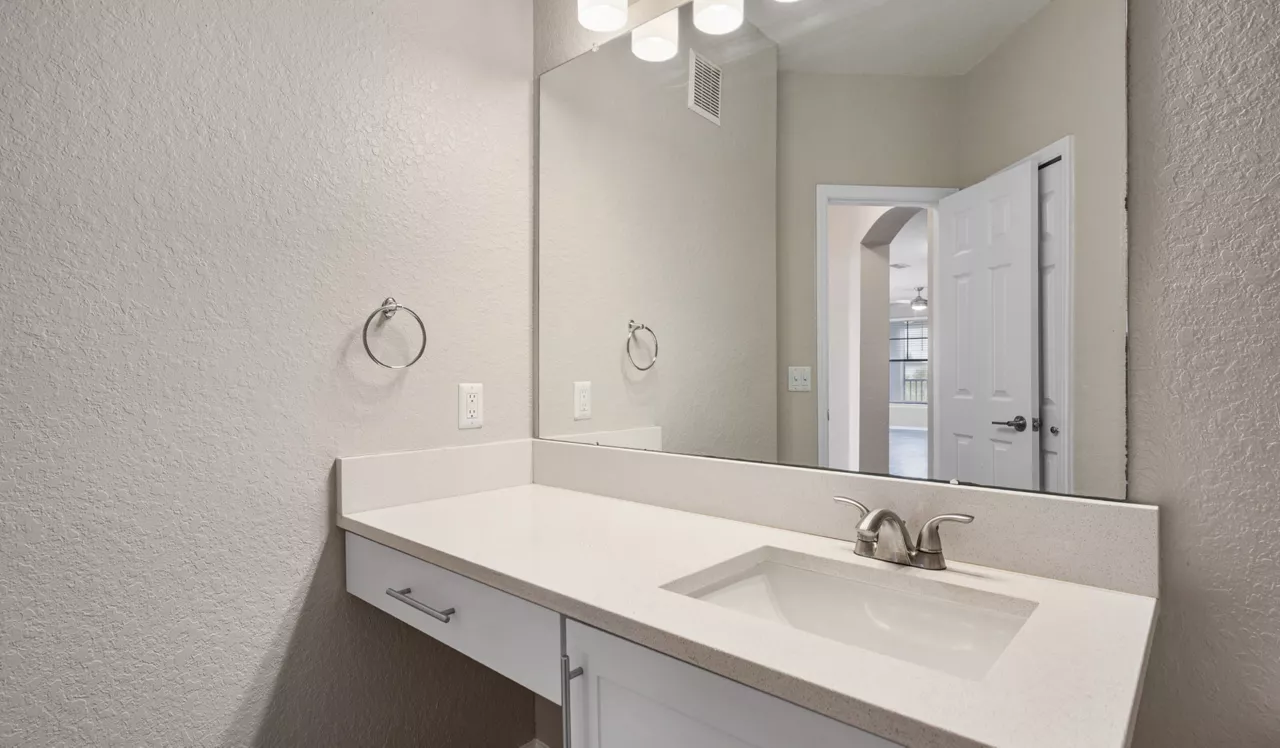Verandahs of Brighton Bay - St. Petersburg, FL - Bathroom