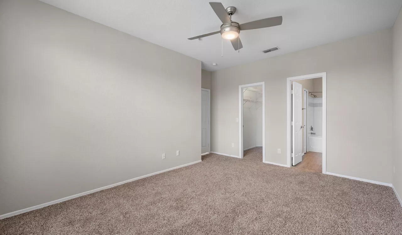 Verandahs of Brighton Bay - St. Petersburg, FL - Bedroom