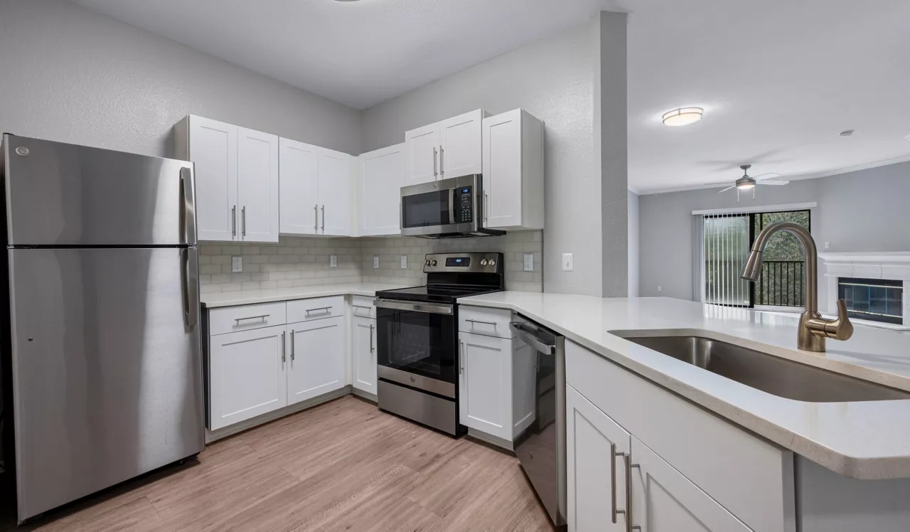 Verandahs of Brighton Bay - St. Petersburg, FL - Kitchen