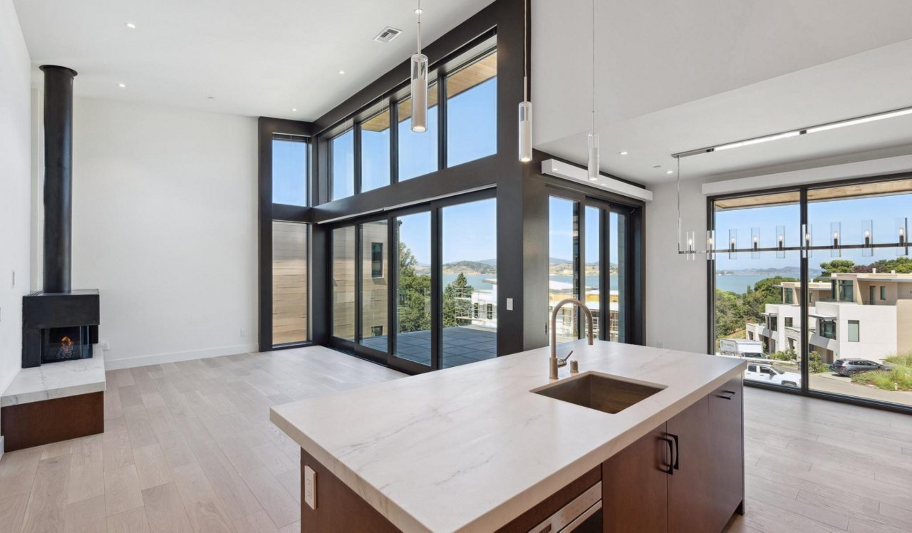 1920x1121-3OakShore-2BedroomA - 1