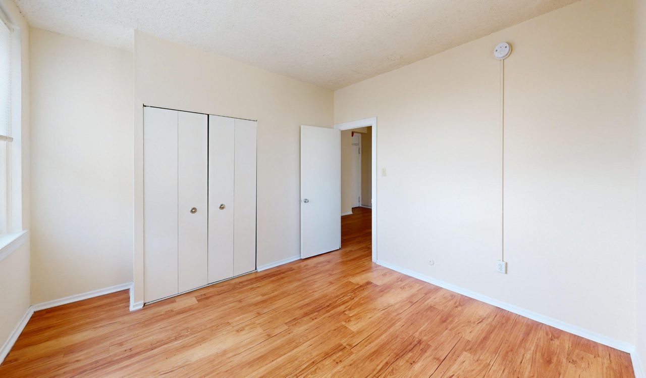 1920x1121-Masters-Bedroom1 - 1