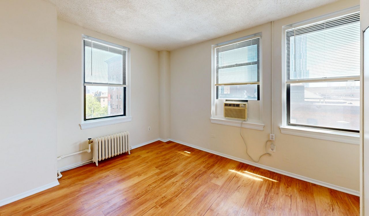 1920x1121-Masters-Bedroom2 - 1