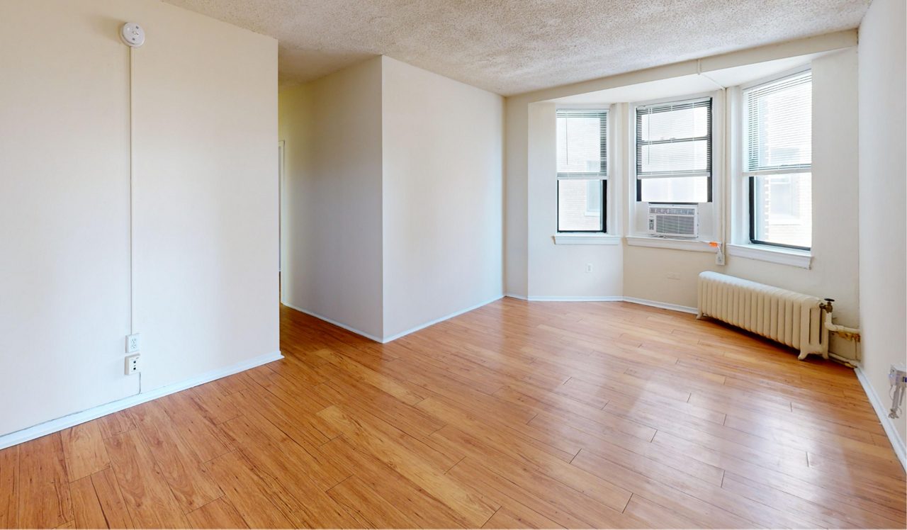 1920x1121-Masters-LivingRoom2 - 1