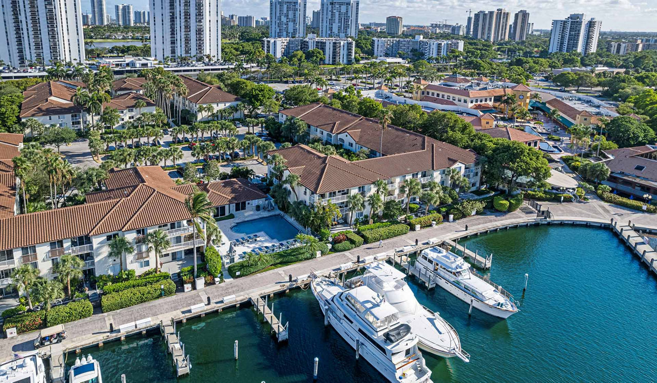 Waterways Village - Aventura, FL - Exterior
