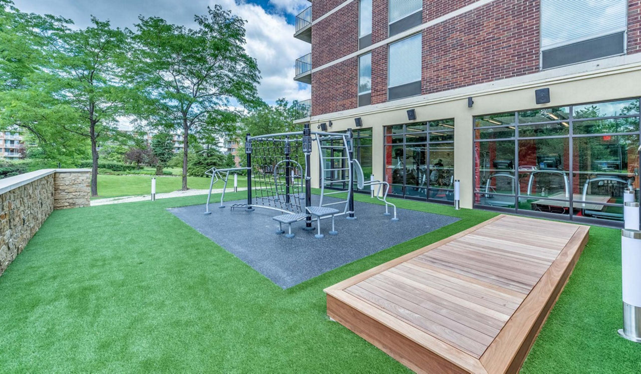 Yorktown Apartment Homes – Lombard, IL – Outdoor Fitness