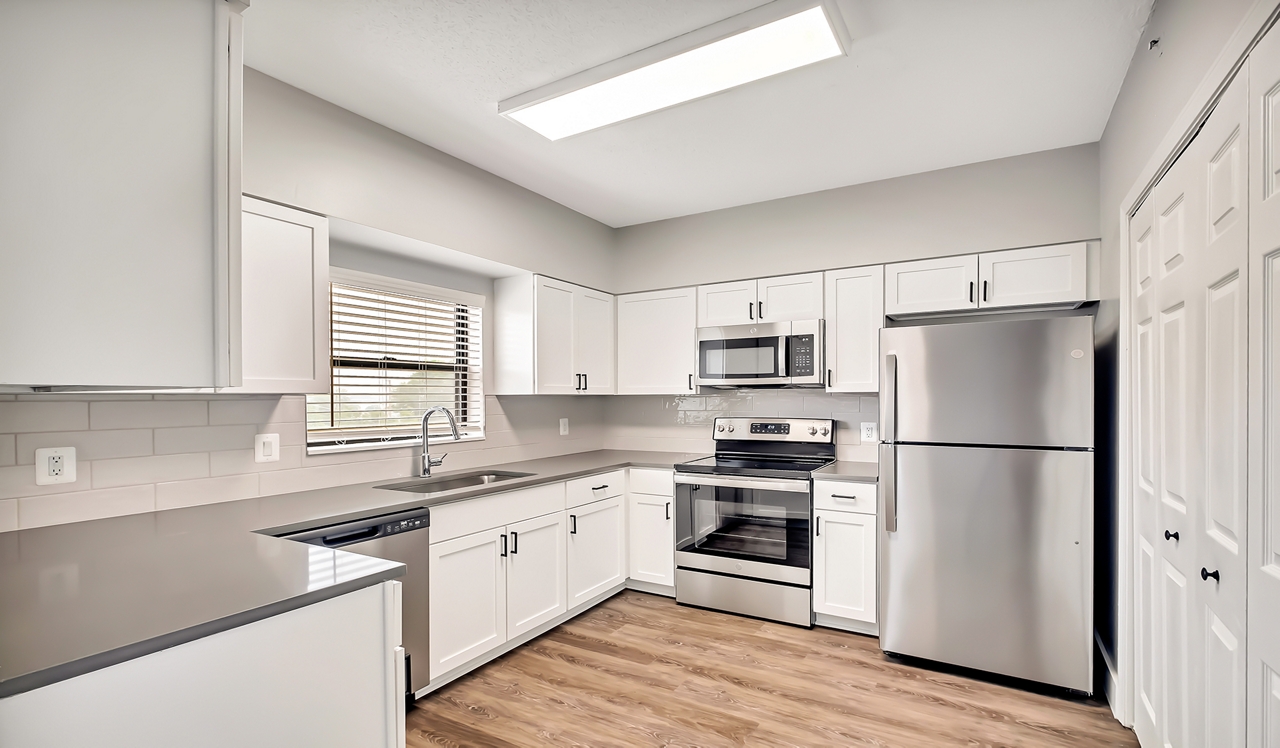 Huntington Gateway - Alexandria, VA - Interior Kitchen