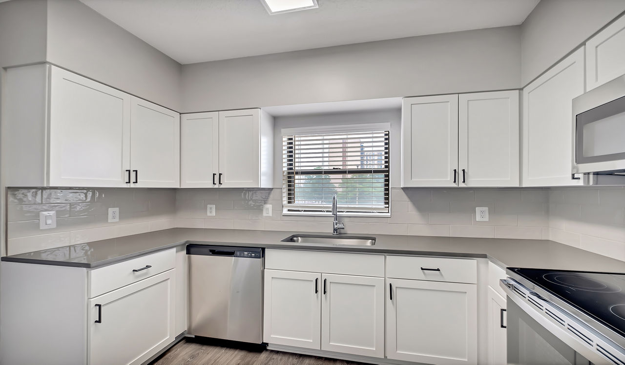 Huntington Gateway - Alexandria, VA - Kitchen