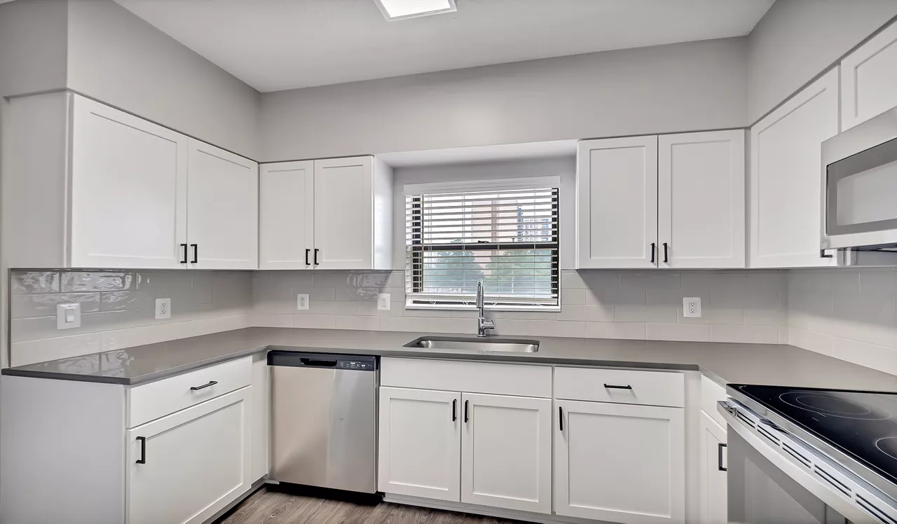 Huntington Gateway - Alexandria, VA - Kitchen