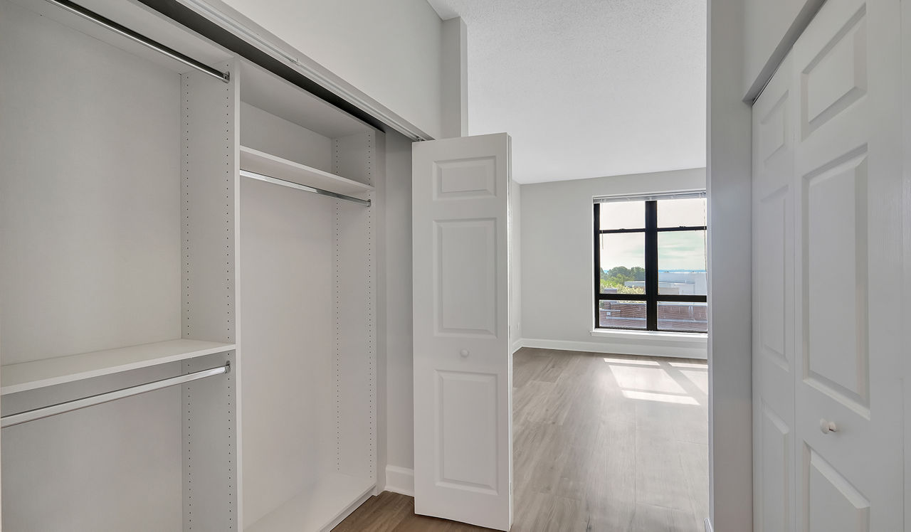 Vaughan Place - Washington, DC - Closet