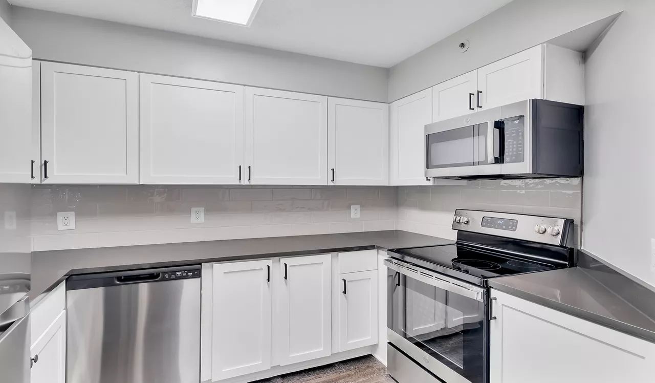 Huntington Gateway - Alexandria, VA - Kitchen