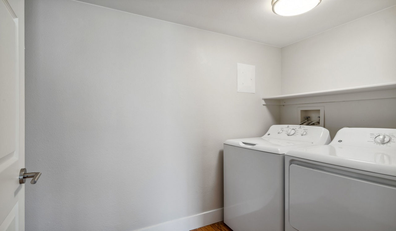 Meadow Creek - Boulder, CO -  Laundry Room