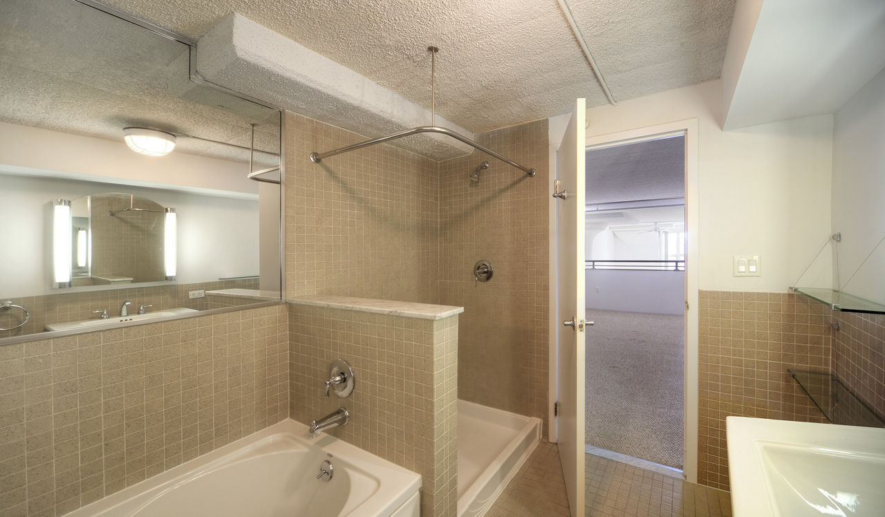 The Riverloft Apartment Homes - Philadelphia, PA - bathroom