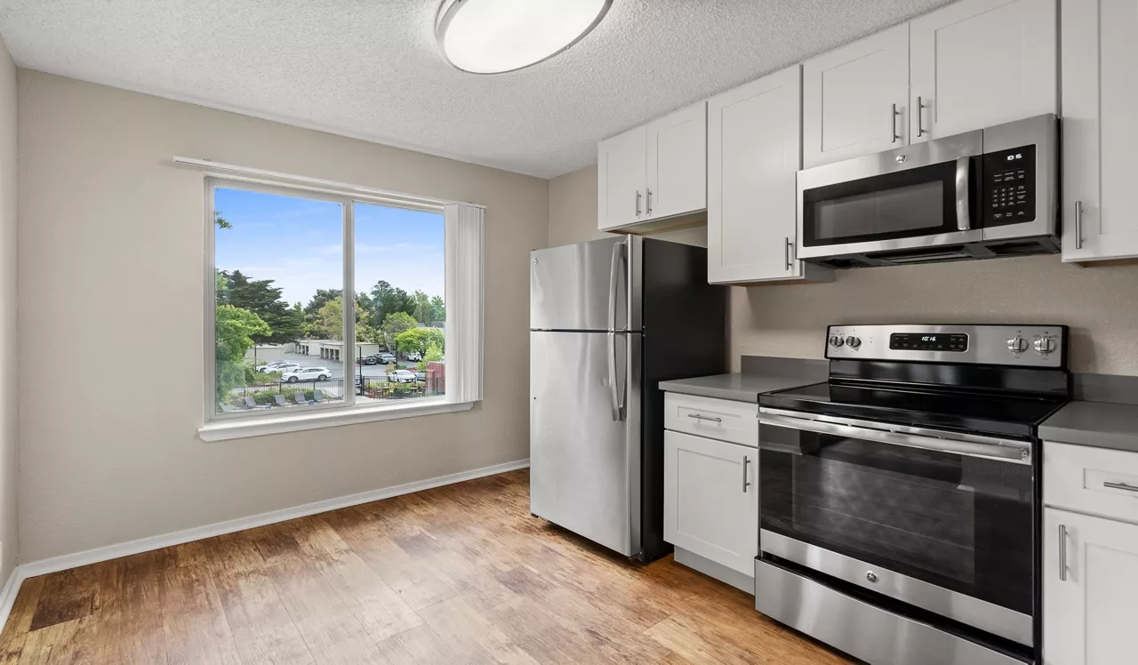 Laurel Crossing - San Mateo, CA - Kitchen