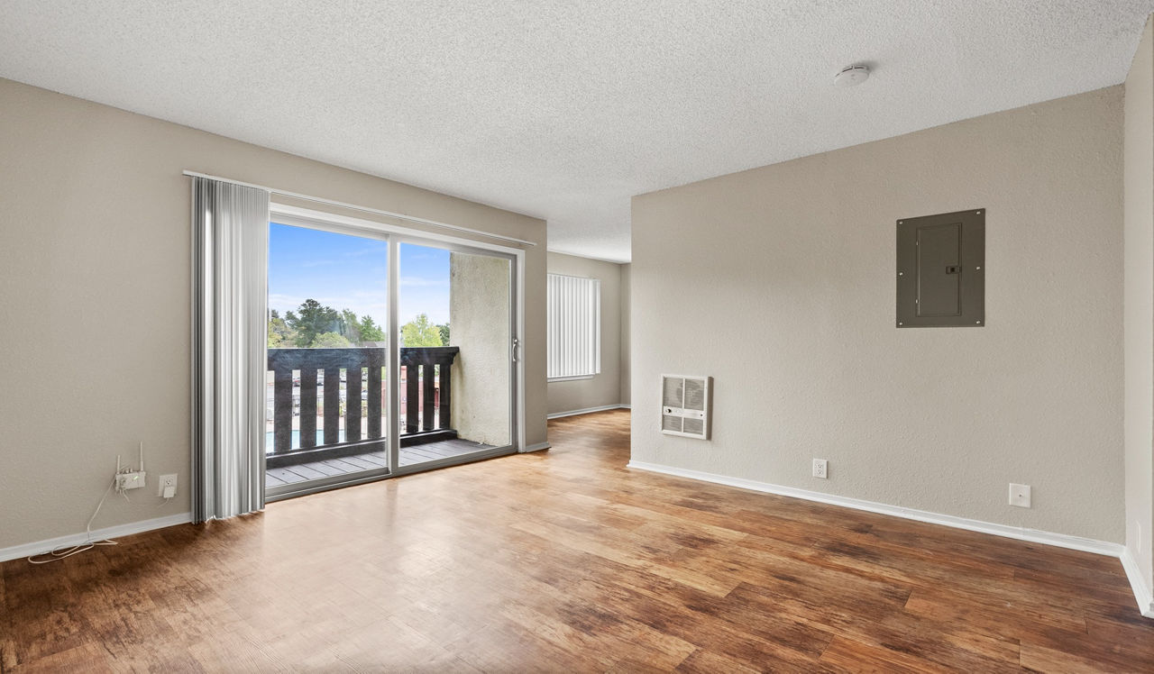 Laurel Crossing - San Mateo, CA - living