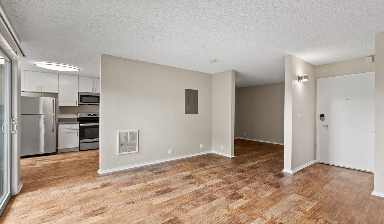 Laurel Crossing - San Mateo, CA - living