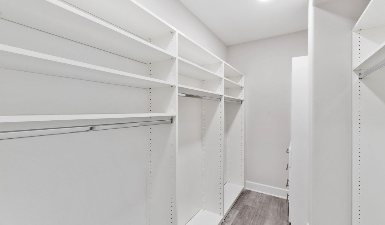 Palazzo West - Los Angeles, CA - Closet