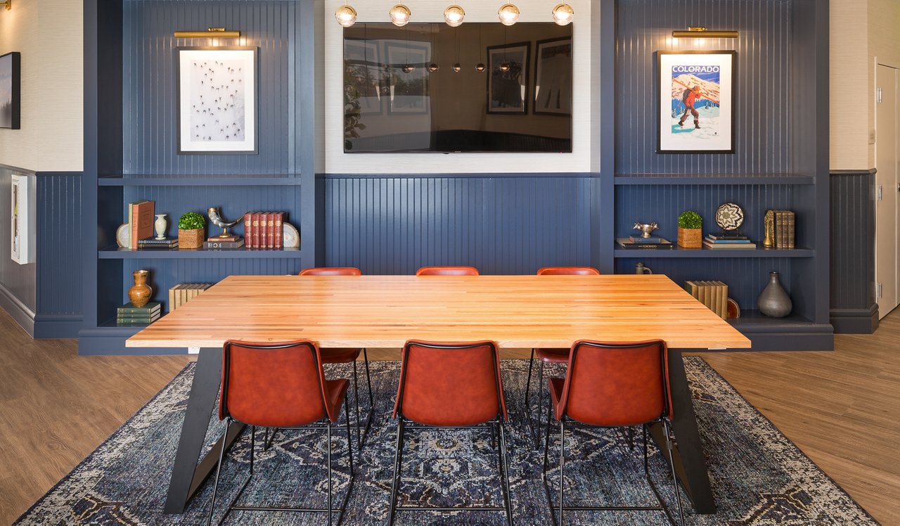 21 Fitzsimons Apartments in Aurora, CO Lounge.<div style="text-align: center;">&nbsp;</div>
<div style="text-align: center;">Your study area features a projection TV and Wi-Fi throughout.</div>
