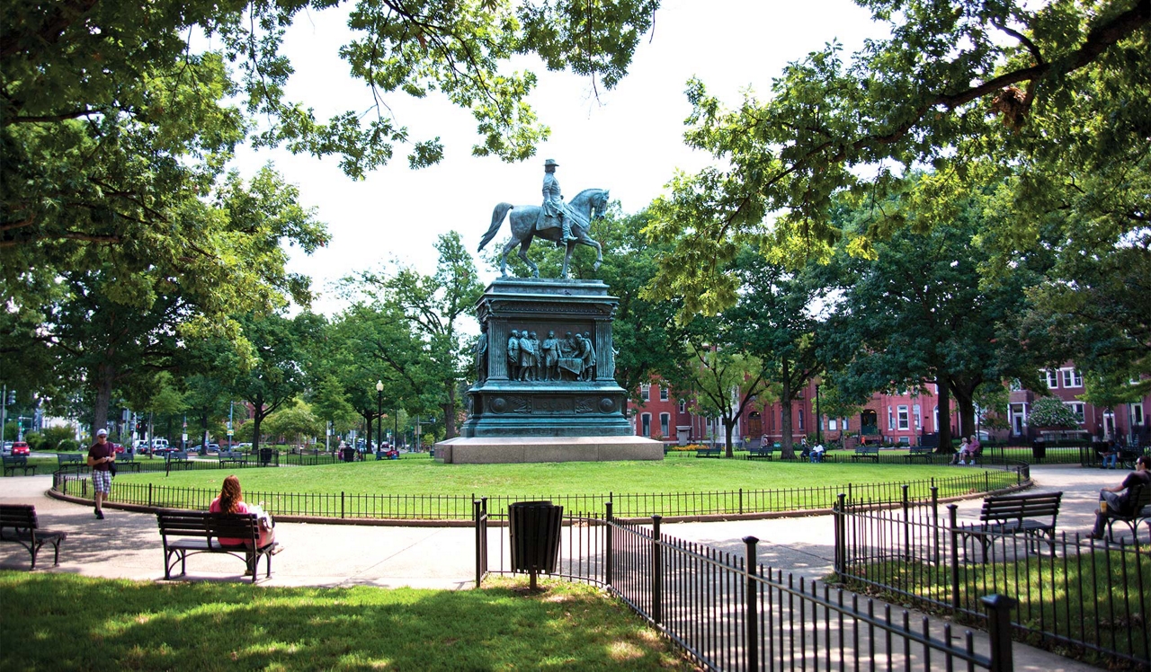 Latrobe Apartment Homes - Washington, D.C. - Logan Circle.<div style="text-align: center;">&nbsp;</div>
<div style="text-align: center;">Take a walk around Logan Circle and its surrounding eateries, just a 4-minute bike ride away.</div>
