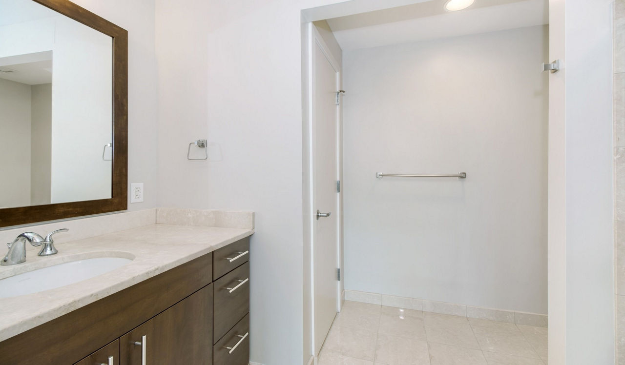 777 South Broad - Philadelphia, PA - Bath