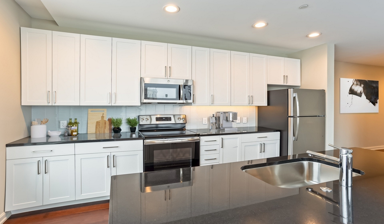 One Ardmore Place - Luxury Philadelphia Apartments - interior kitchen.