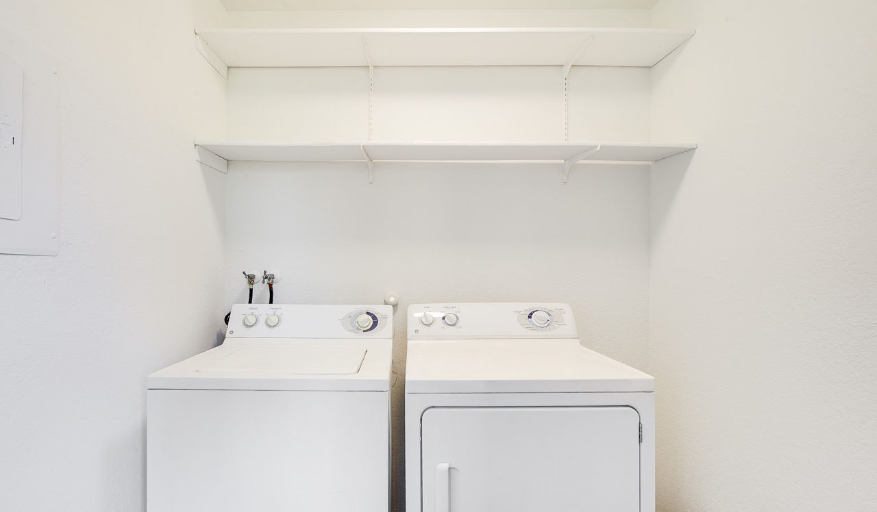 3400 Avenue of the Arts - Costa Mesa, CA - Laundry