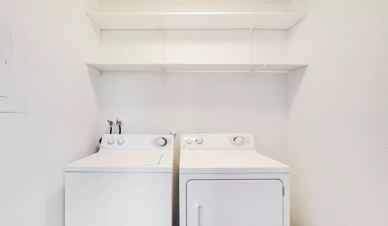 3400 Avenue of the Arts - Costa Mesa, CA - Laundry