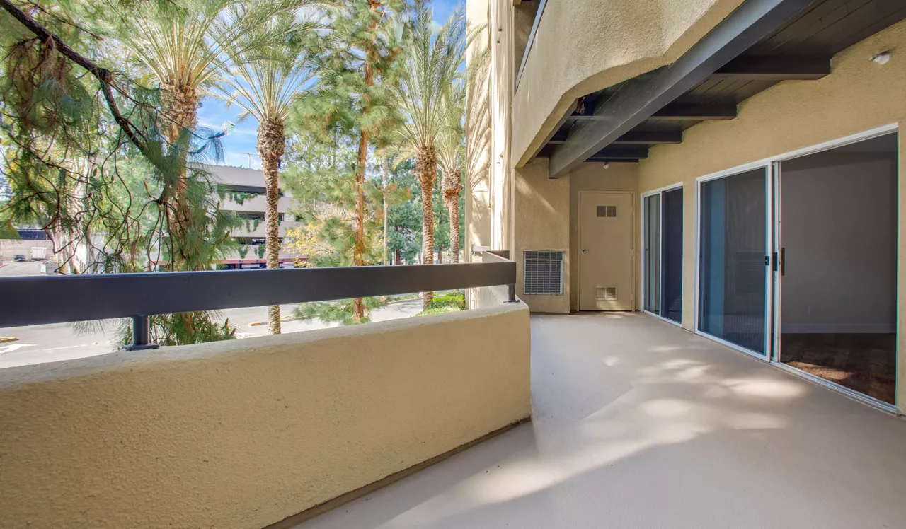 3400 Avenue of the Arts - Costa Mesa, CA - Balcony