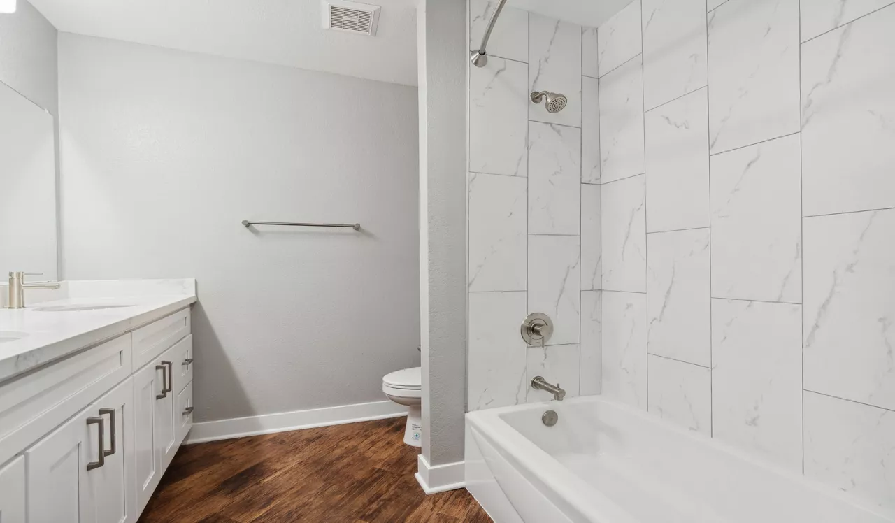 3400 Avenue of the Arts - Costa Mesa, CA - Bath