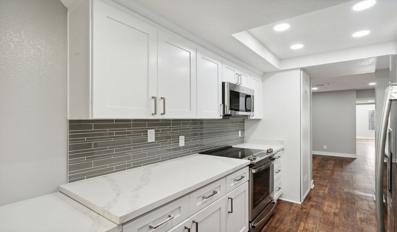 3400 Avenue of the Arts - Costa Mesa, CA - Kitchen