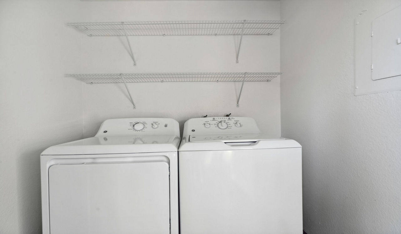 3400 Avenue of the Arts - Costa Mesa, CA - Laundry