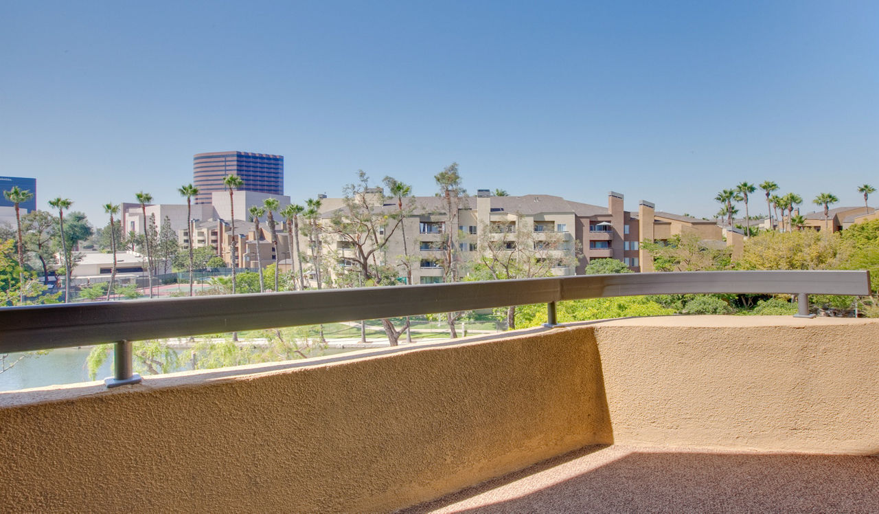 3400 Avenue of the Arts - Costa Mesa, CA - Balcony