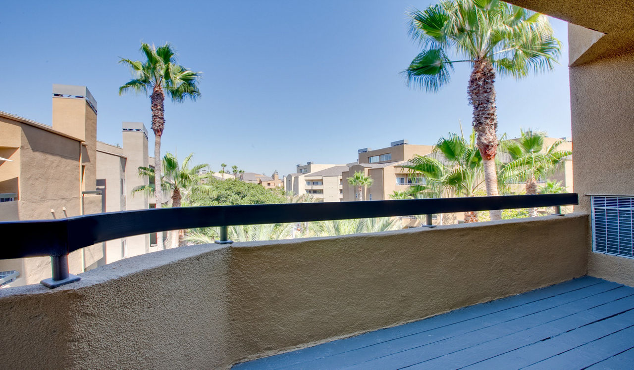 3400 Avenue of the Arts - Costa Mesa, CA - Balcony