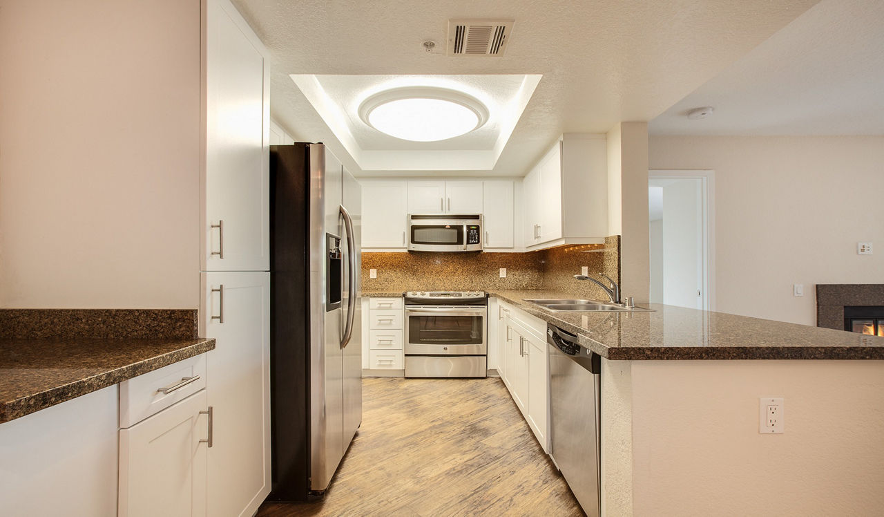 3400 Avenue of the Arts - Costa Mesa, CA - Kitchen