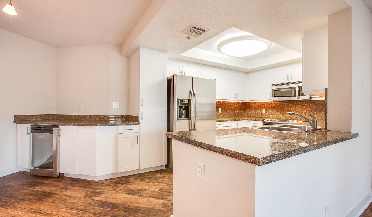 3400 Avenue of the Arts - Costa Mesa, CA - Kitchen