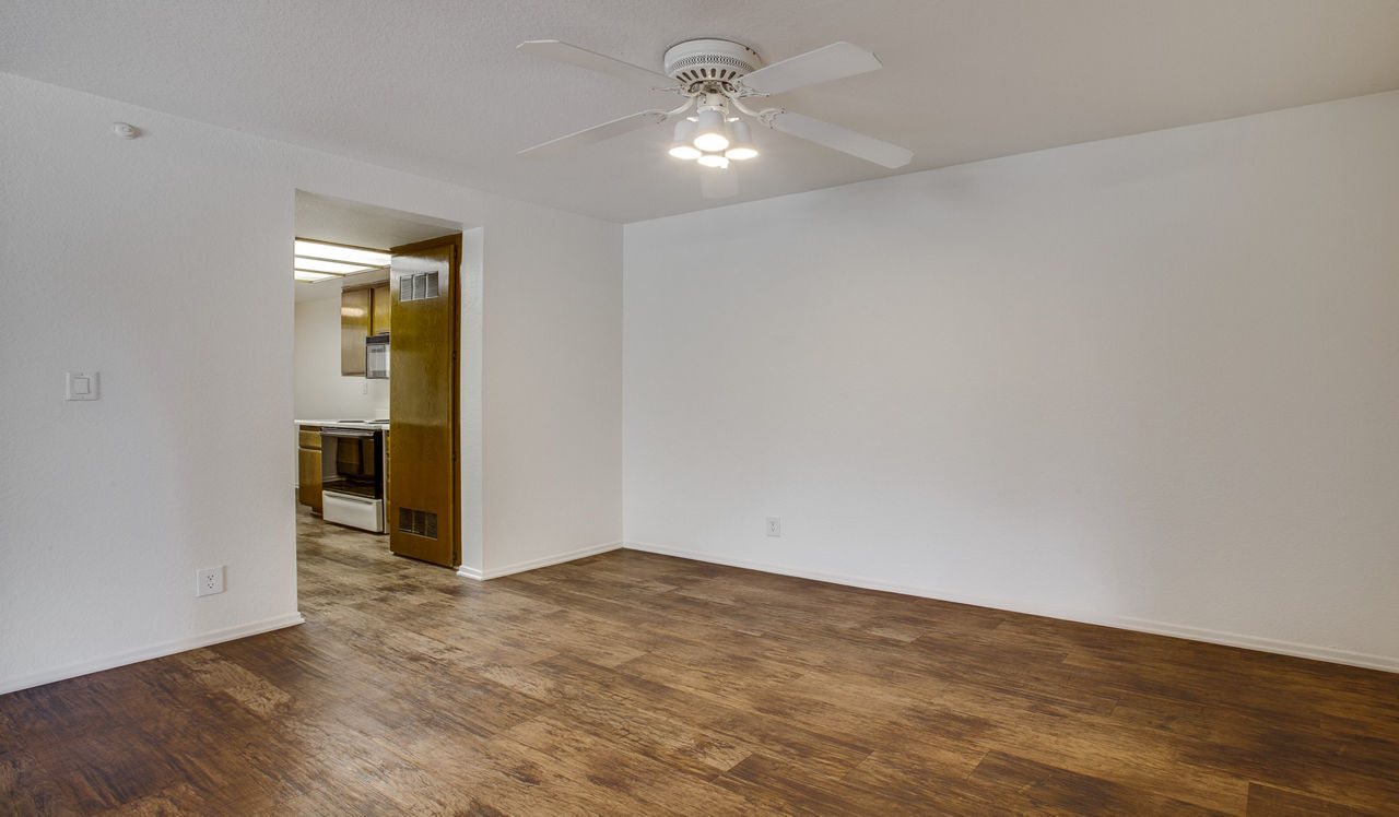 3400 Avenue of the Arts - Costa Mesa, CA - Dining Room