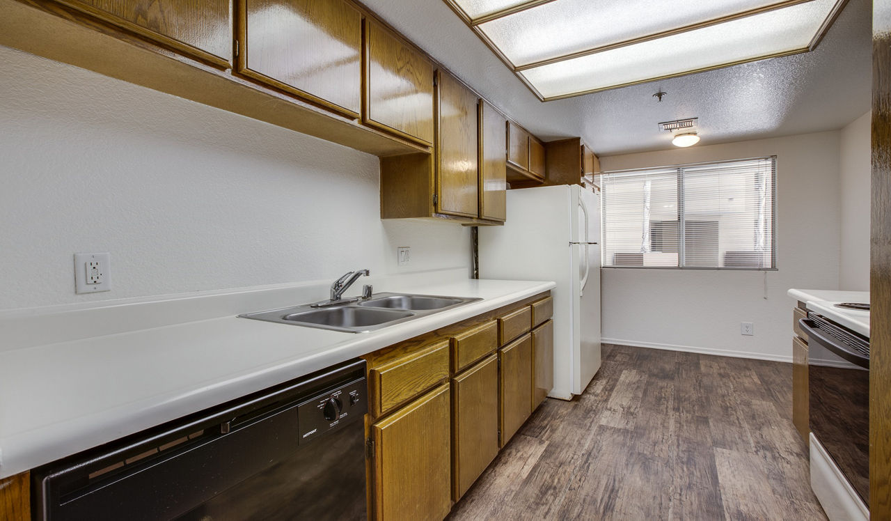 3400 Avenue of the Arts - Costa Mesa, CA - Kitchen