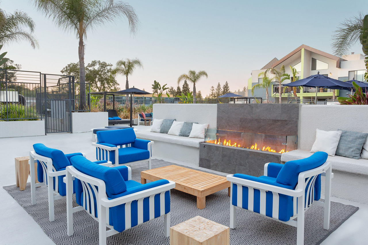 15Fifty5 - Walnut Creek, CA - Fire Pit Lounge