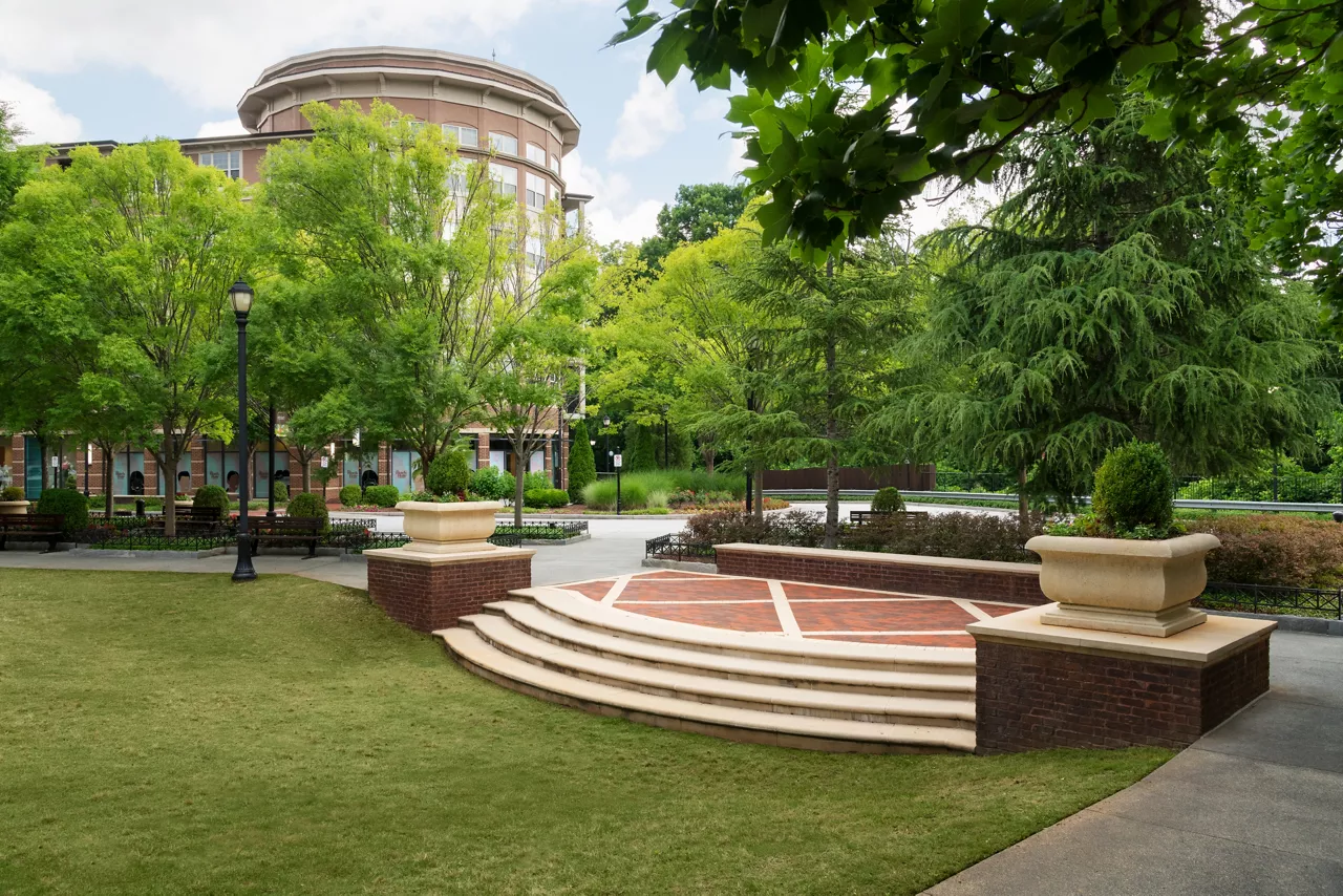Emory Point Comb in Atlanta, GA - Outdoor Space